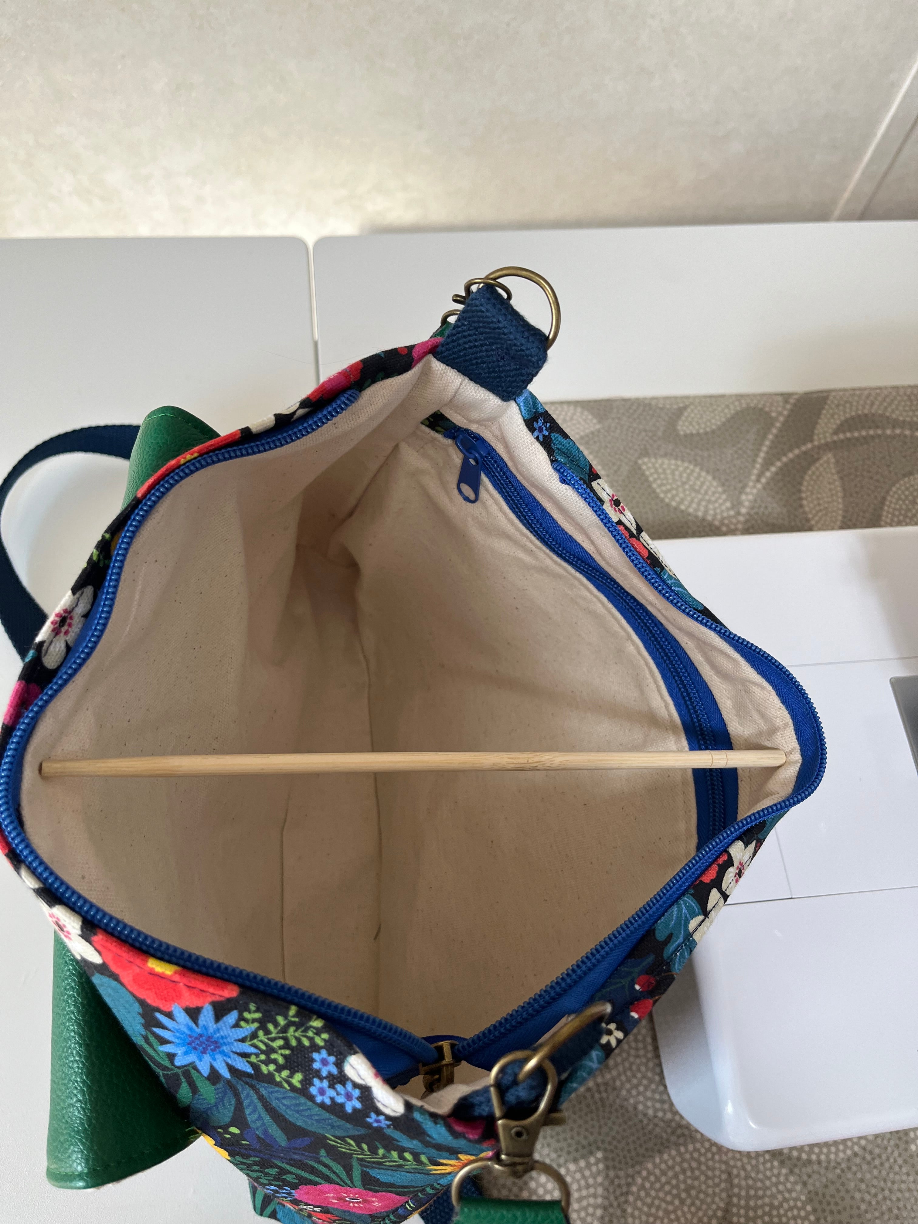 Cute crossbody with a removable strap